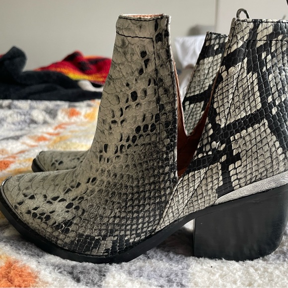 Jeffrey Campbell Snakeskin Boot - Picture 9 of 10